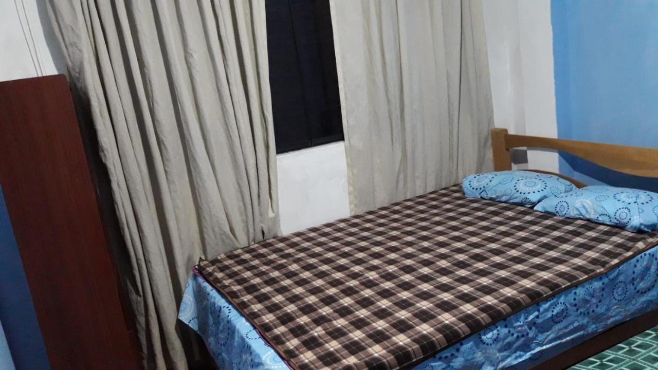 D'leydi Hostal *